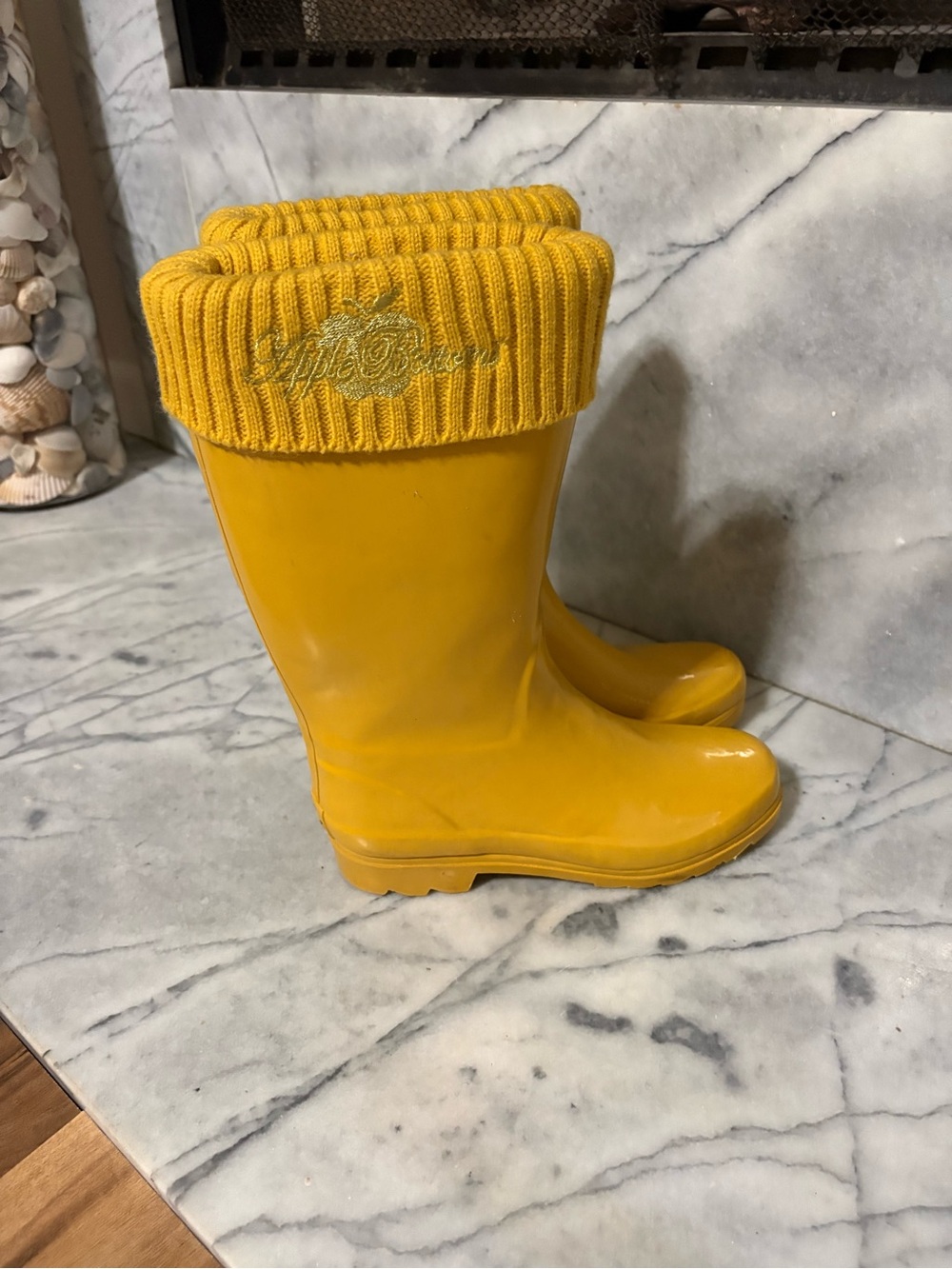 Apple Bottoms 🍎 Mustard Yellow Glossy Rain Boots with Knit Cuffs. Sz 9 - Picture 10 of 14